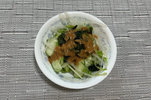 海藻サラダ《玉ねぎ醤油ドレ》