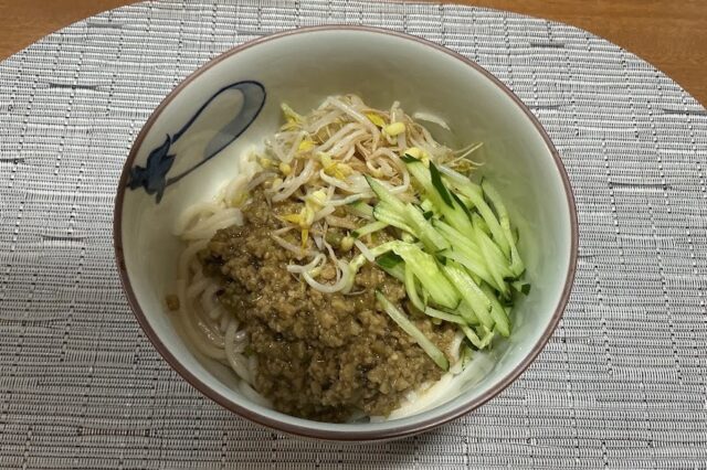 ジャージャー麺風玄米うどん