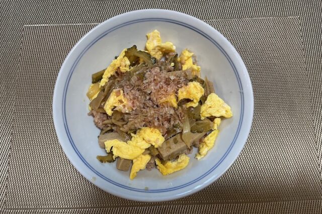 高野豆腐入りゴーヤーの玉子丼