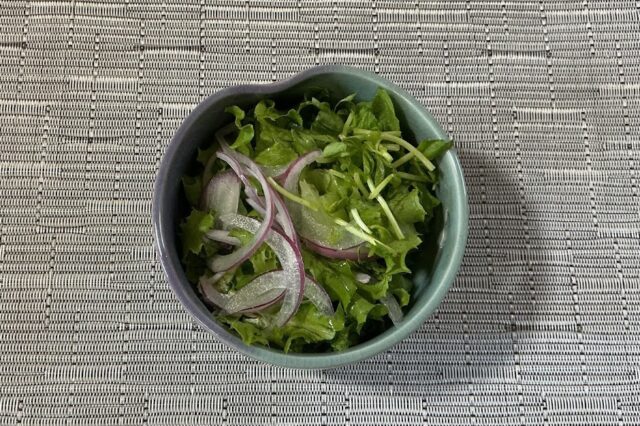 水菜サラダ《黒ゴマ醤油ドレ》