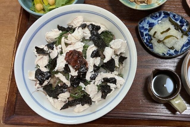 薬味たっぷり梅おろしそば